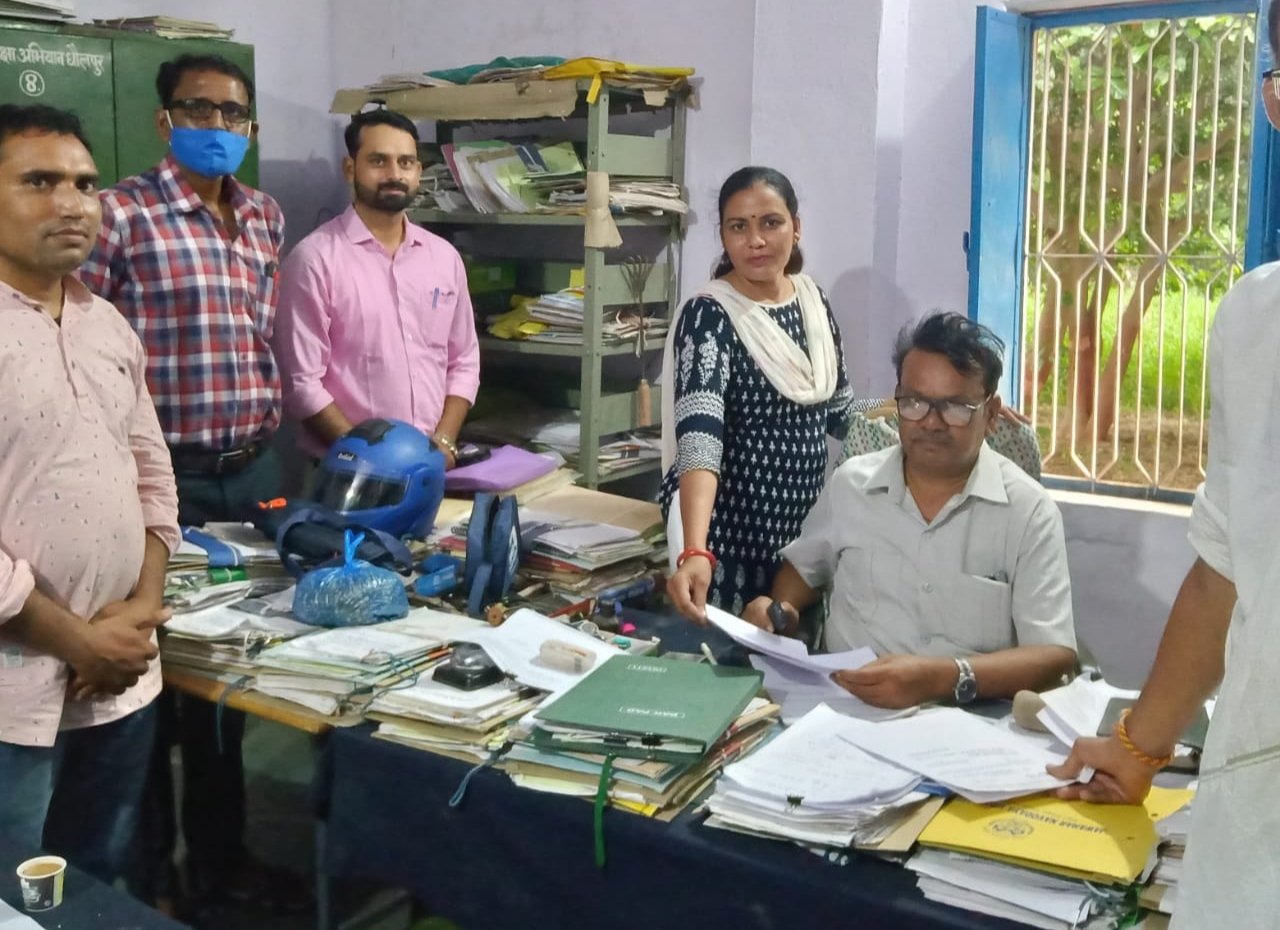 शारीरिक शिक्षकों द्वारा पी डी खाते वाले शिक्षकों को वेतन दिलवाने की सीडीईओ से की गई मांग | New India Times