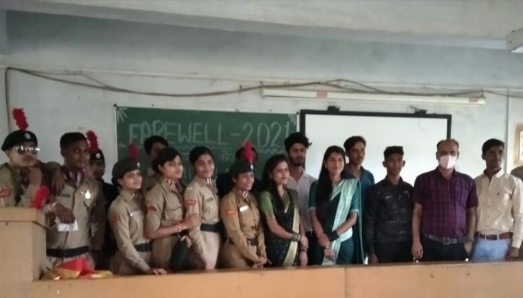 एनसीसी के 'सी' सर्टिफिकेट प्राप्त एनसीसी कैडेट का सम्मान | New India Times