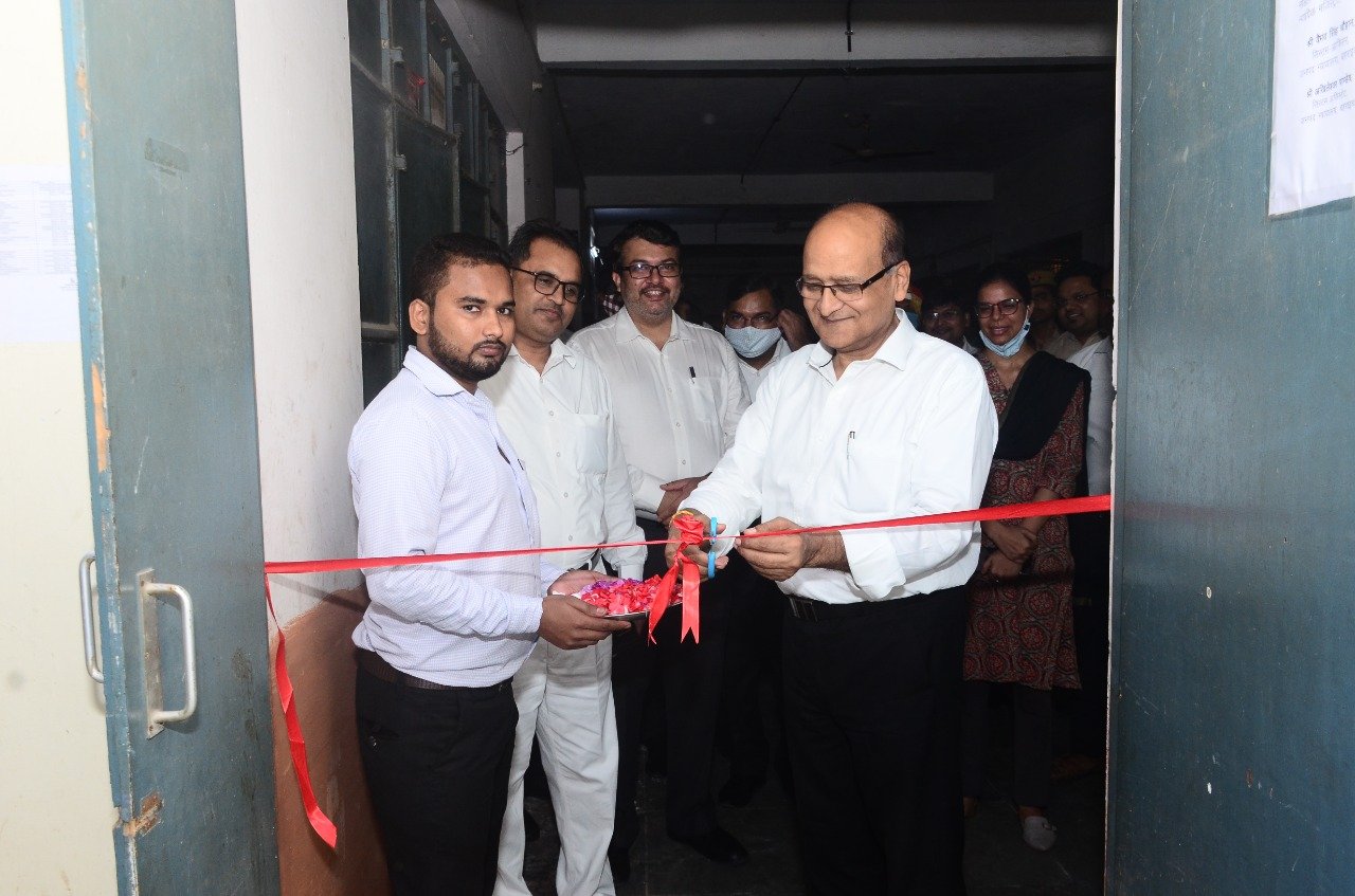 जनपद न्यायाधीश सुरेन्द्र प्रसाद मिश्र ने किया ई-सेवा का उद्घाटन, इलेक्ट्रॉनिक माध्यम से भी मुकदमों की सूचना प्राप्त कर सकेंगे वादकारी | New India Times