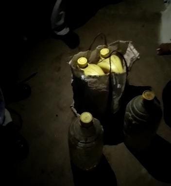 आबकारी विभाग की कार्रवाई में 10 लीटर मदिरा जप्त, अवैध शराब माफियाओं में मचा हड़कंप 2 आबकारी विभाग की कार्रवाई में 10 लीटर मदिरा जप्त, अवैध शराब माफियाओं में मचा हड़कंप | New India Times