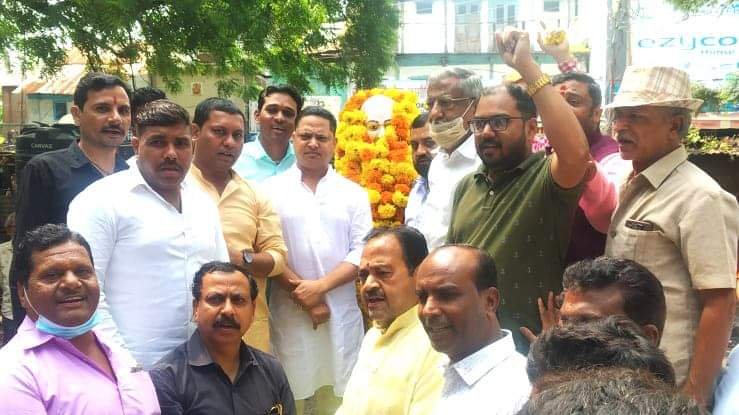 सेवा समर्पण अभियान नमो उपवन कार्यक्रम के तहत भाजपा ने किया वृक्षारोपण, गांधी जयंती पर माल्यार्पण कर श्रद्धा सुमन अर्पित | New India Times