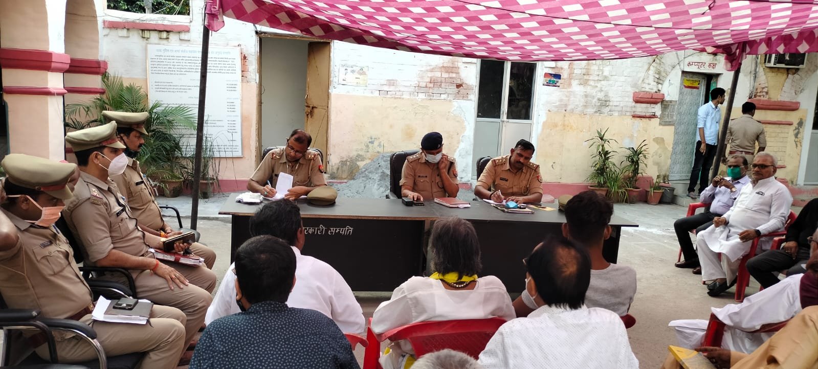 आगामी बारह रबी अव्वल और नवरात्र के मद्देनज़र सहादातगंज थाने में की गई पीस कमेटी की मीटिंग | New India Times