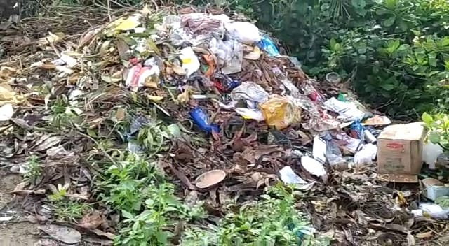 बीमारी के दौर में लापरवाह जिम्मेदार स्वच्छता की उड़ा रहे हैं धज्जियां, कब तक करेंगे लोगों की जिंदगी से खिलवाड़ | New India Times