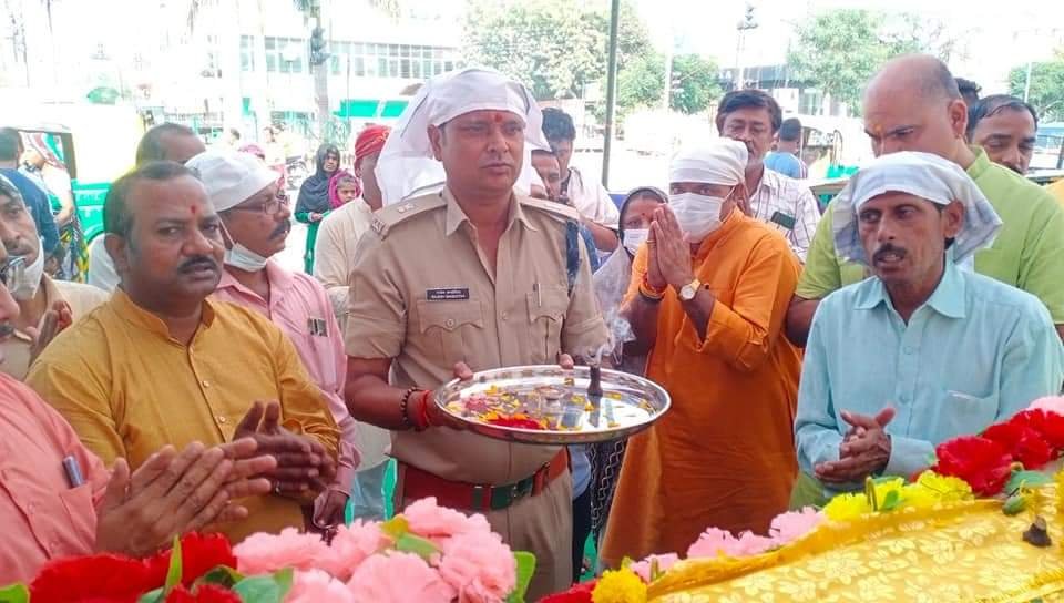 दशहरा पर्व के अवसर पर पुलिस लाईन ग्वालियर में किया गया शस्त्र पूजन | New India Times