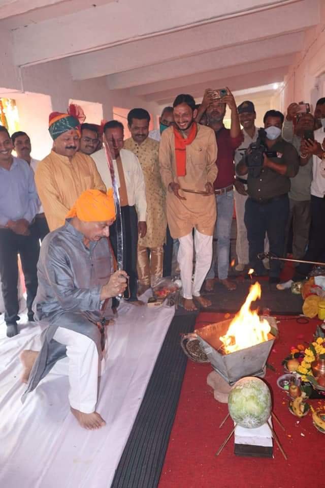 दशहरा पर्व के अवसर पर पुलिस लाईन ग्वालियर में किया गया शस्त्र पूजन | New India Times