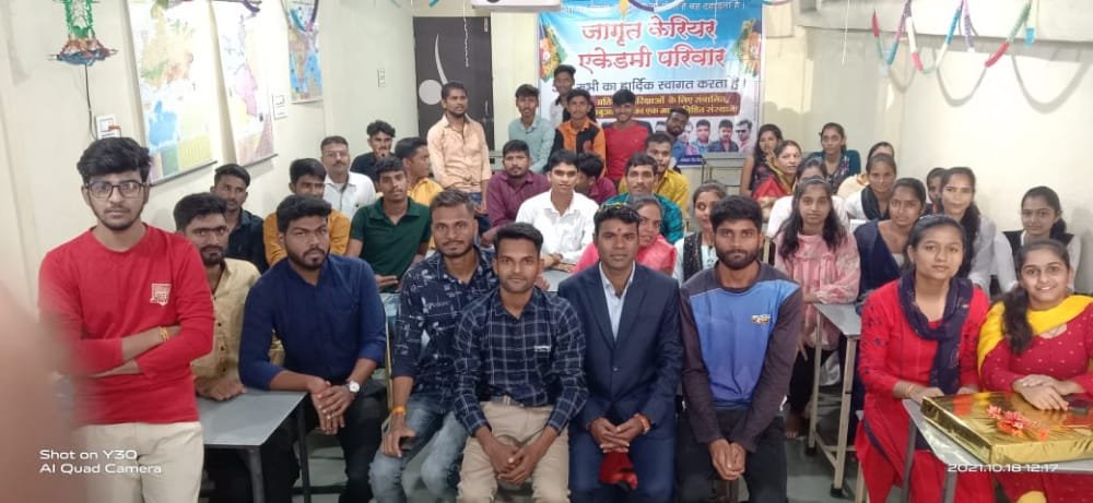 पेटलावद में विद्यार्थियों ने रखा विदाई समारोह | New India Times