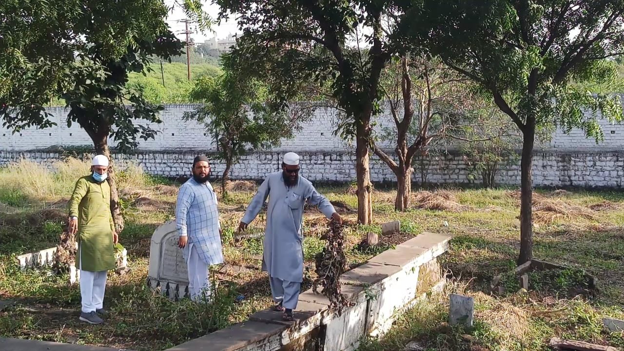 जमीअत उलमा ने प्रदेश वासियों से की अपील, बन्द पड़े क़ब्रस्तानों में भी दफन की प्रक्रिया की जाए शुरू | New India Times
