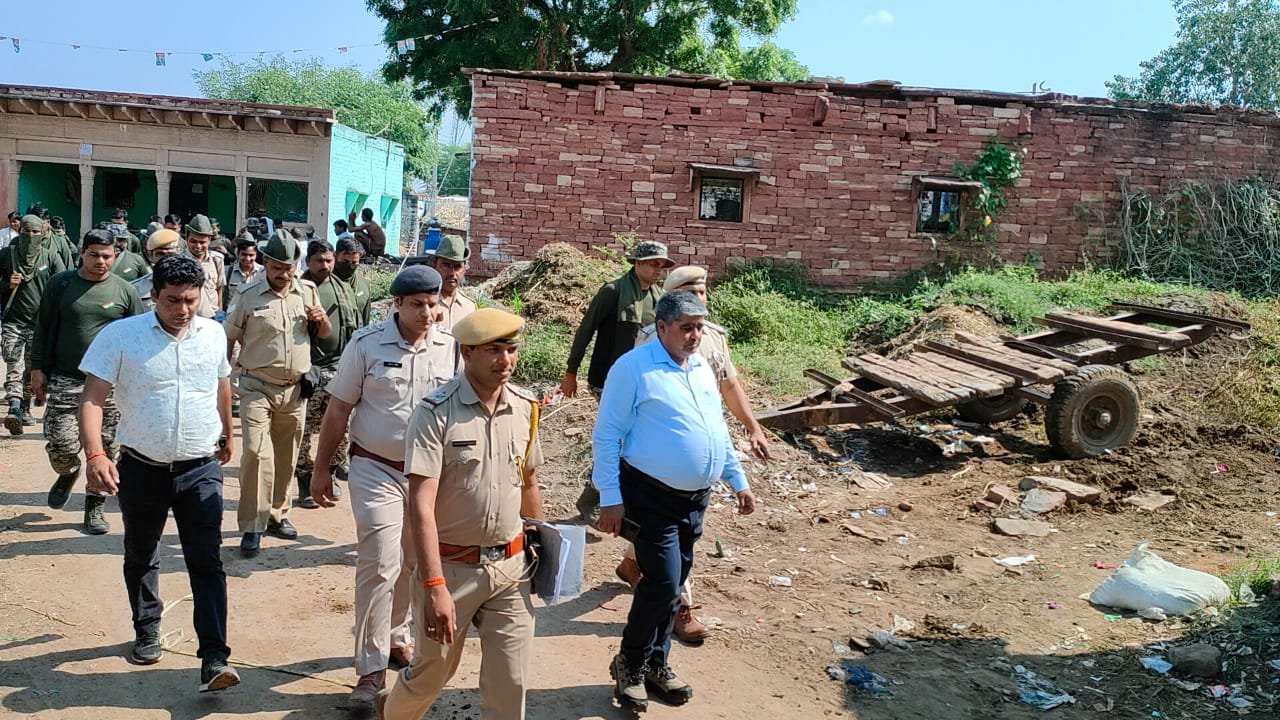 धौलपुर जिले में पंचायत चुनाव के तीसरे एवं अन्तिम चरण के मद्देनज़र पुलिस अधीक्षक ने मतदान केंद्रों पर पुलिस व्यवस्थाओं का लिया जायजा | New India Times