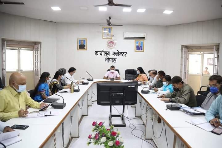 भोपाल कलेक्टर अविनाश लवानिया ने टीएल बैठक में सीएम हेल्पलाईन के प्रकरणों की समीक्षा कर तत्काल शिकायतों के निराकरण के दिए निर्देश | New India Times