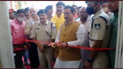 टीला जमालपुरा थाने के नव-निर्मित भवन का गृह मंत्री डॉ. नरोत्तम मिश्रा ने किटीलाजमालपुरा थाने के नव-निर्मित भवन का गृह मंत्री डॉ. नरोत्तम मिश्रा ने किया लोकार्पणया लोकार्पण | New India Times