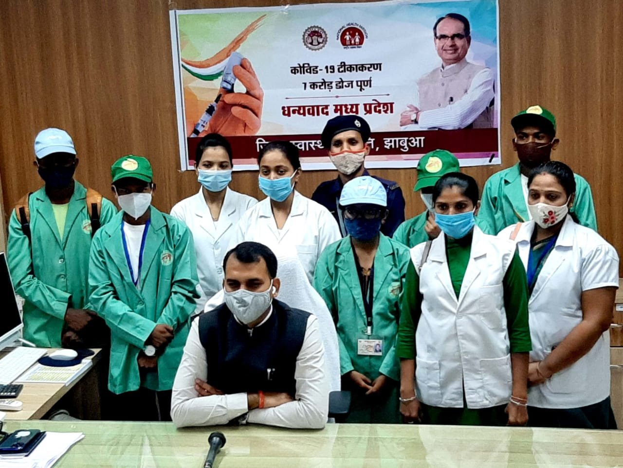 देश में 100 करोड़ एवं प्रदेश में 7 करोड़ वैक्सीनेशन हो जाने पर मुख्यमंत्री श्री शिवराज सिंह चौहान द्वारा वीडियो कांफ्रेंसिंग के माध्यम से दी बधाई | New India Times