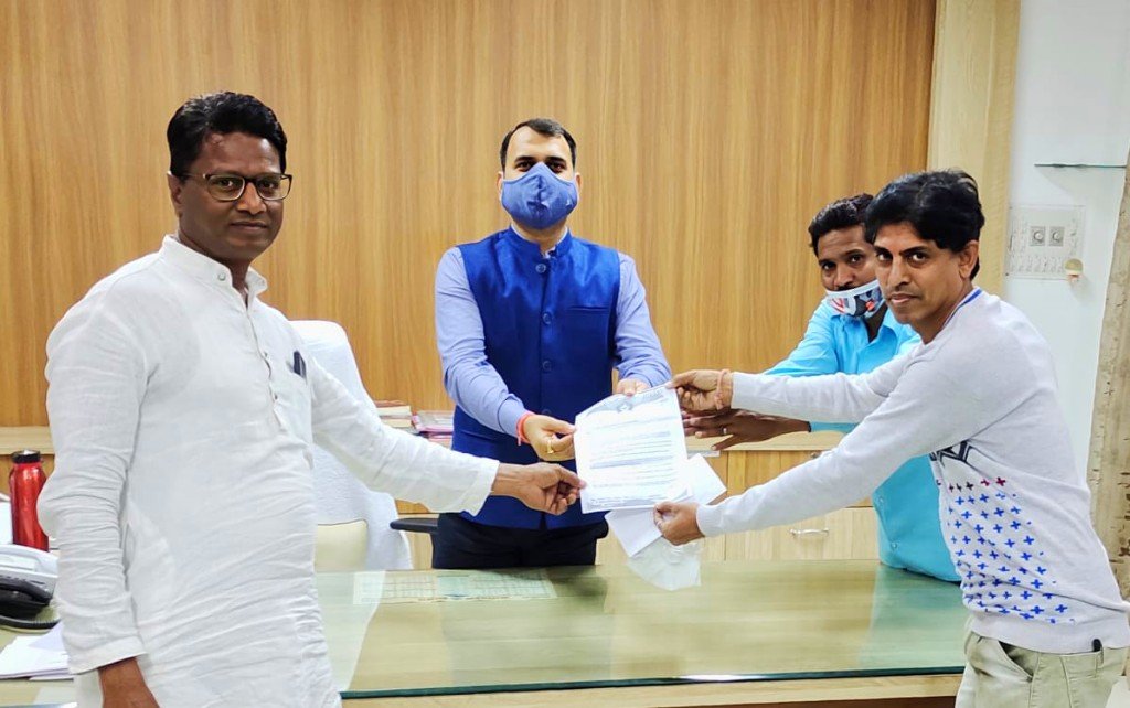 सरकारी अस्पताल की मूलभूत सुविधाओं को लेकर कलेक्टर एवं सीएमएचओ से रूबरु हुए पत्रकार व समाजसेवी | New India Times