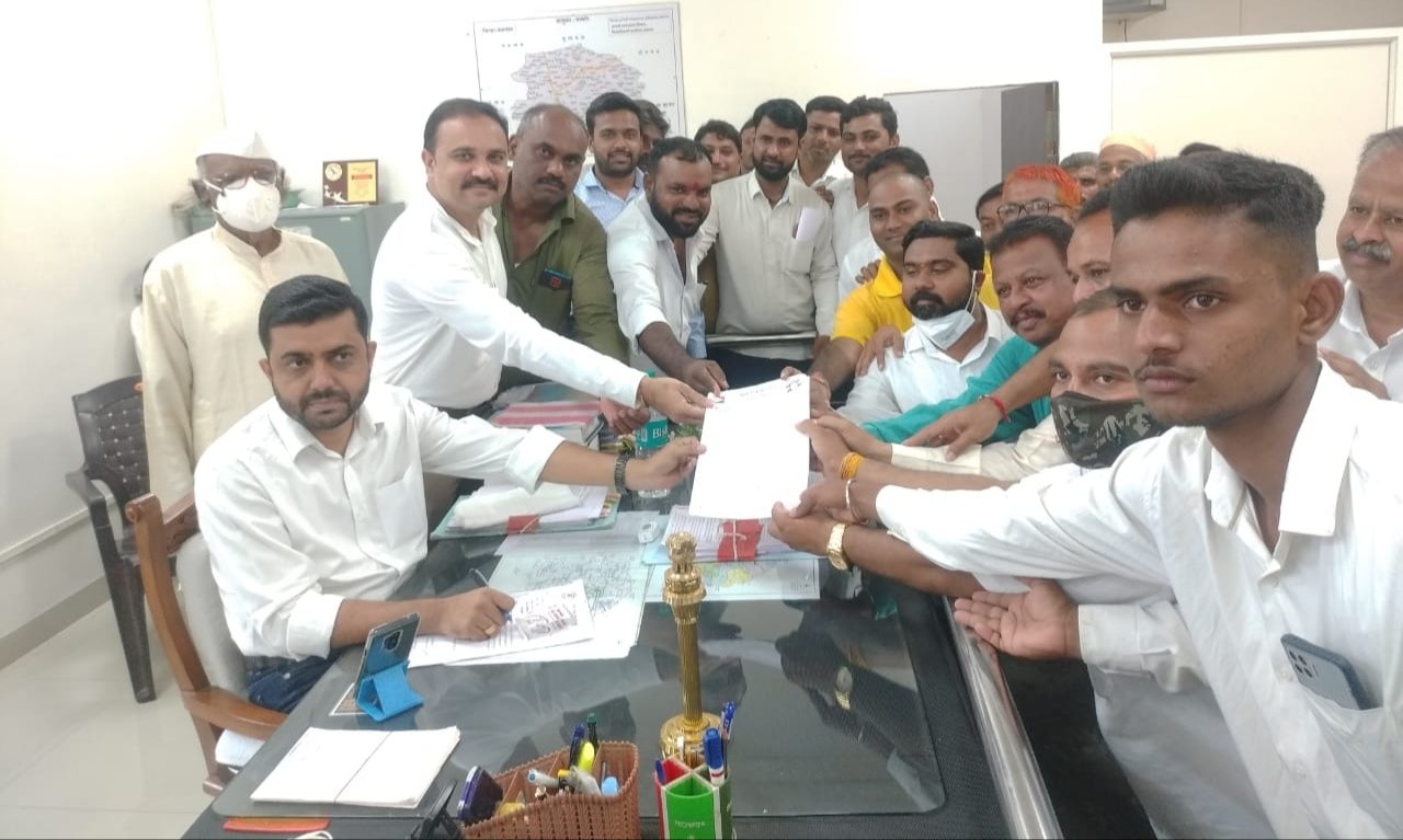 चक्रवाती तूफान गुलाब से फसलें बर्बाद, एनसीपी लीडर विलास राजपूत ने तहसीलदार को ज्ञापन सौंप कर की तत्काल सहायता दिये जाने की मांग | New India Times