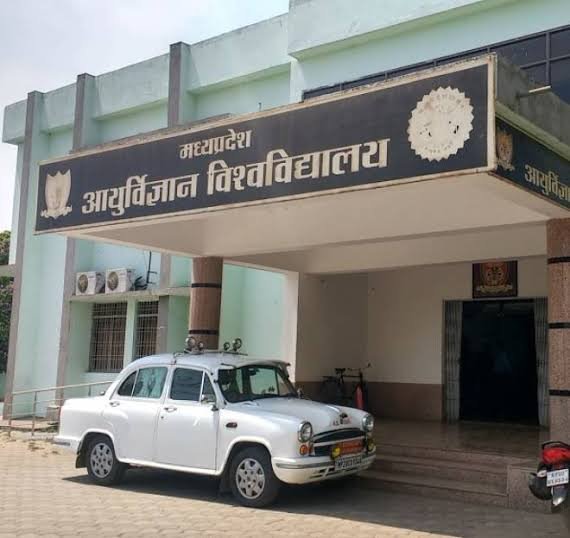 एनएसयूआई मेडिकल विंग की मांग पर झुका मेडिकल विश्वविद्यालय प्रशासन, नर्सिंग विद्यार्थियों को दिया जनरल प्रमोशन | New India Times