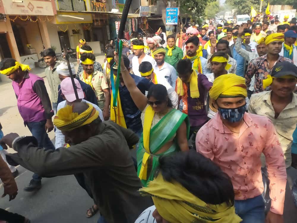 आदिवासियों के मसीहा धरती आबा भगवान बिरसा मुंडा की जन्म जयंती जयस व आदिवासी समाज ने हर्षोल्लास के साथ मनाई | New India Times