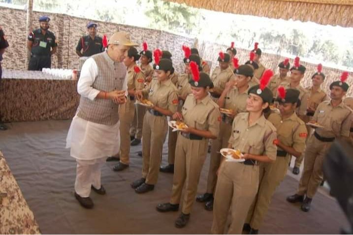 देश में आत्मनिर्भरता को मजबूत करना होगा, भारत जैसा विशाल राष्ट्र दूसरे देशों पर अब निर्भर नहीं रहेगा, मेक इन इंडिया से आगे बढ़कर मेक फॉर द वर्ल्ड की ओर बढ़ रहे हैं: रक्षामंत्री श्री राजनाथ सिंह. राष्ट्र धर्म ही हमारा धर्म है, रानी लक्ष्मीबाई के त्याग और बलिदान की प्रेरणा हमेशा अनुकरणीय रहेगी: सीएम योगी आदित्यनाथ | New India Times