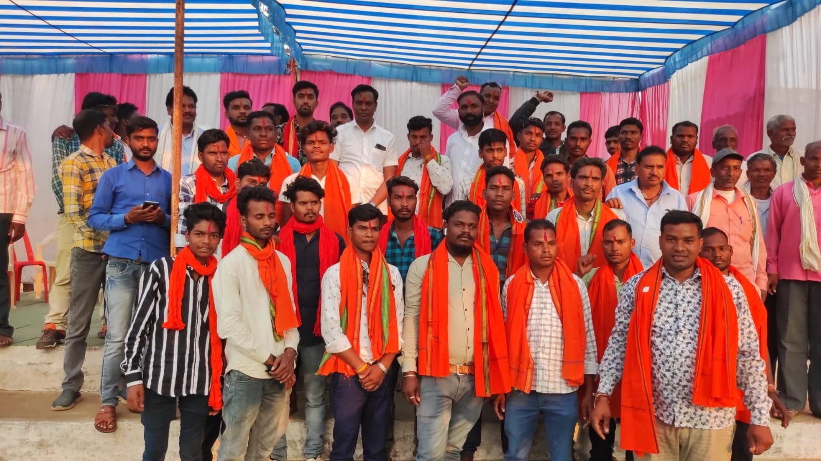 कांग्रेस विधायाक पर भड़के विधानसभा प्रभारी आशीष ठाकुर, ग्राम उपसरपंच सहित कई कांग्रेसी कार्यकर्ताओं ने थामा भाजपा का दामन | New India Times