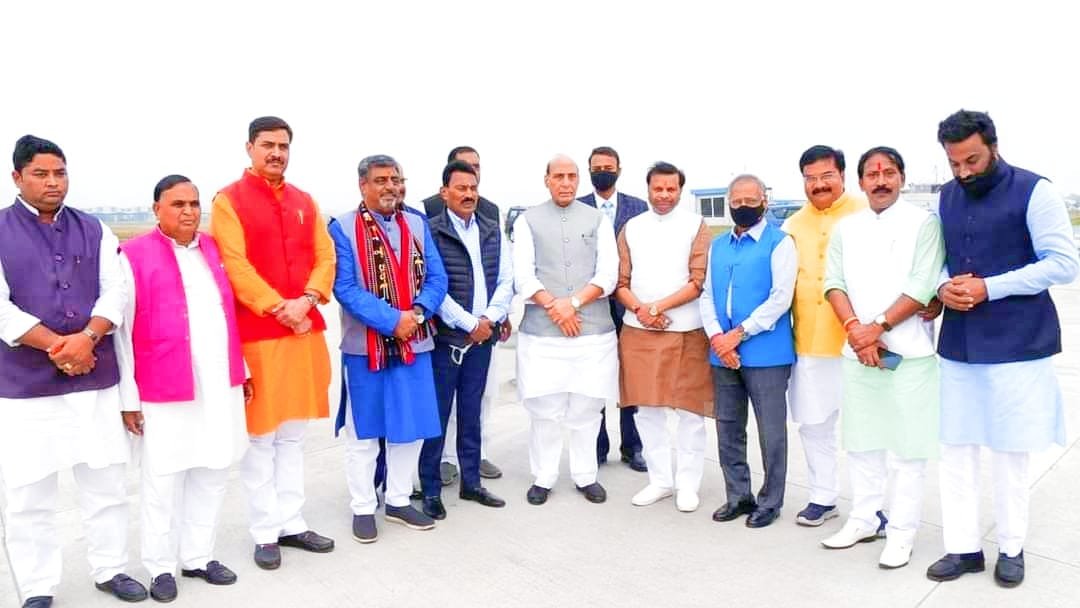 रक्षा मंत्री श्री राजनाथ सिंह का ट्रांजिट विजिट पर हुआ ग्वालियर आगमन | New India Times