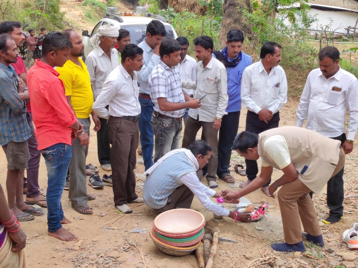 विधानसभा प्रभारी आशीष ठाकुर ने किया ग्राम तूमड़ा में सीसी रोड का भूमिपूजन | New India Times