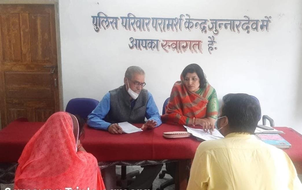 परामर्श दाताओं की समझाइश के बाद पत्नी को सद्व्यवहार का वचन देकर मनाया पति ने | New India Times