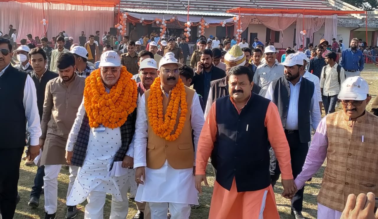 कैबिनेट मंत्री खन्ना व सांसद अरुण कुमार सागर ने किया पांच दिवसीय सांसद खेल स्पर्धा का शुभारंभ | New India Times