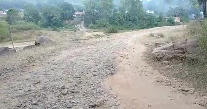 रोड की हालत खस्ता, दुर्घटना में लोग हो रहे हैं जख्मी | New India Times