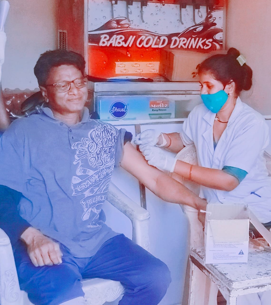 न्यू इंडिया टाइम्स के जिला ब्यूरो चीफ रहीम शेरानी ने भी टीकाकरण महा अभियान में भाग लेकर लगवाया दूसरा टीका, मेघनगर वार्ड नंबर 6 में वैक्सीन सेंटर पर 155 लोगों ने लगवाई वैक्सीन | New India Times