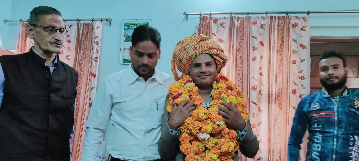 अल्पसंख्यक समुदाय विकास समिति ने राज्य स्तरीय शिक्षक अवार्डी भगवान सिंह मीना का किया सम्मान | New India Times