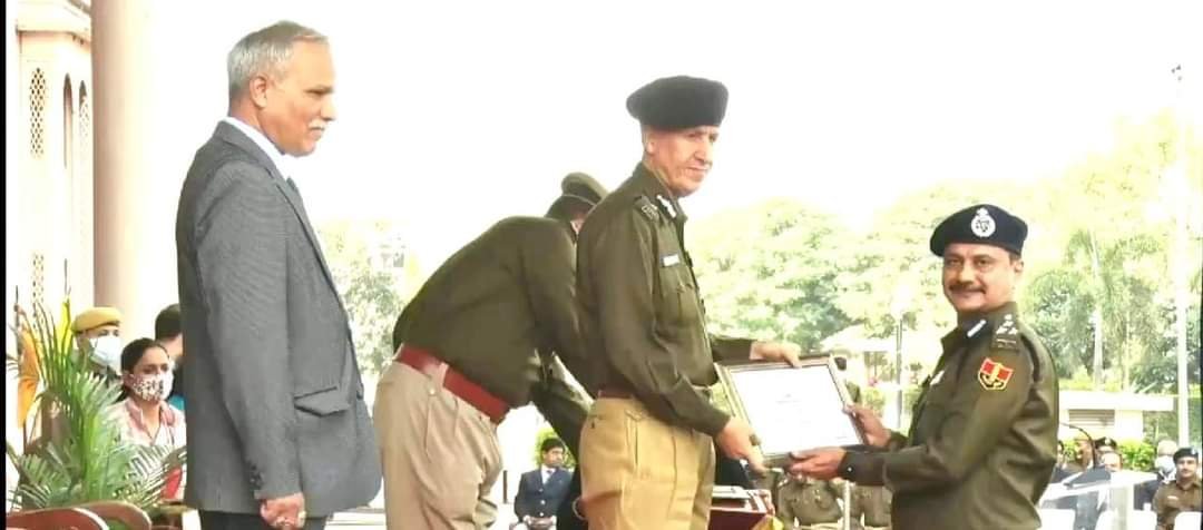 अतिरिक्त पुलिस कमिश्नर हैदर अली जैदी सहित 8 आईपीएस व 66 अधिकारी व पुलिसकर्मी डीजीपी डिस्क से हुए सम्मानित | New India Times