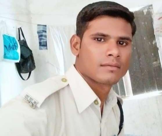 सड़क दुर्घटना में घायल हुए पुलिस जवान की इलाज के दौरान हुई मौत | New India Times