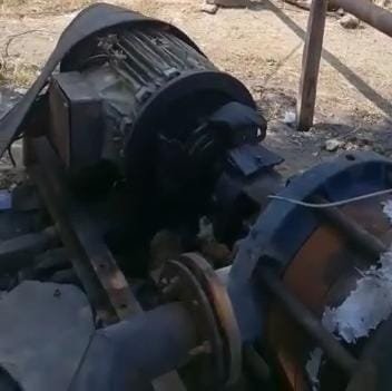 ठंड में भी पेयजल की समस्या से ग्रामीण परेशान, पंप खराब होने से महीनों से नहीं आ रहा है पानी | New India Times