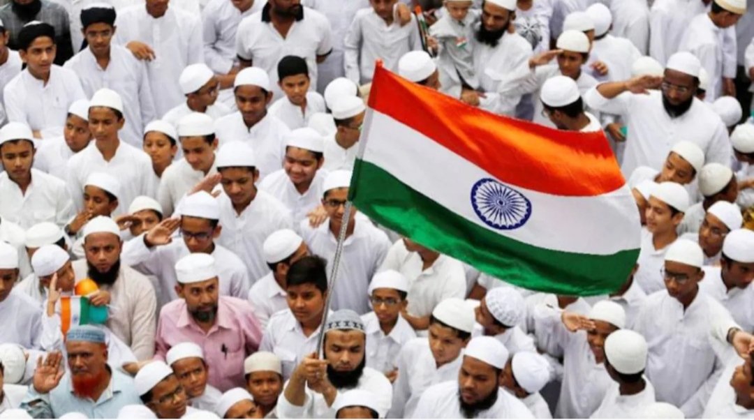 भारत में आजादी के बाद मुस्लिम राजनीतिक लीडरशिप उभर नहीं पाने का मुस्लिम समुदाय स्वयं है जिम्मेदार, मुस्लिम समुदाय जज्बाती तकरीरों व विभिन्न राजनीतिक दलों द्वारा उभारे गये कथित मुस्लिम नेताओं के नाम पर ही होता रहा है खुश | New India Times