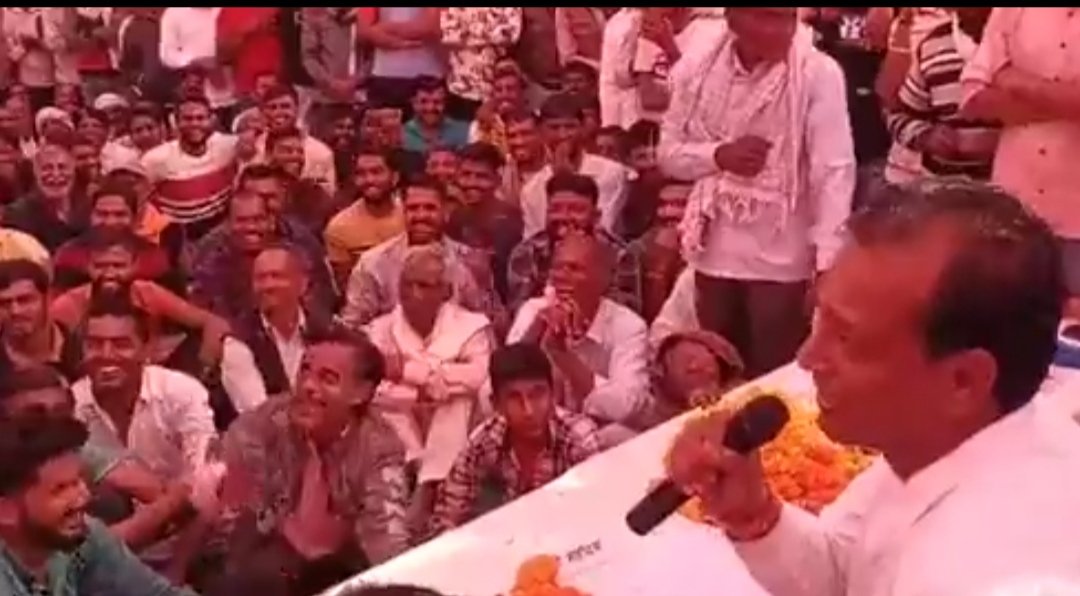 राजस्थान के नवनियुक्त मंत्री राजेन्द्र गुढ़ा का विवादित बयान, अधिकारी से कहा कि हेमा मालिनी बूढ़ी हो गई अब कटरीना के गालों जैसी सड़क बनाएं | New India Times