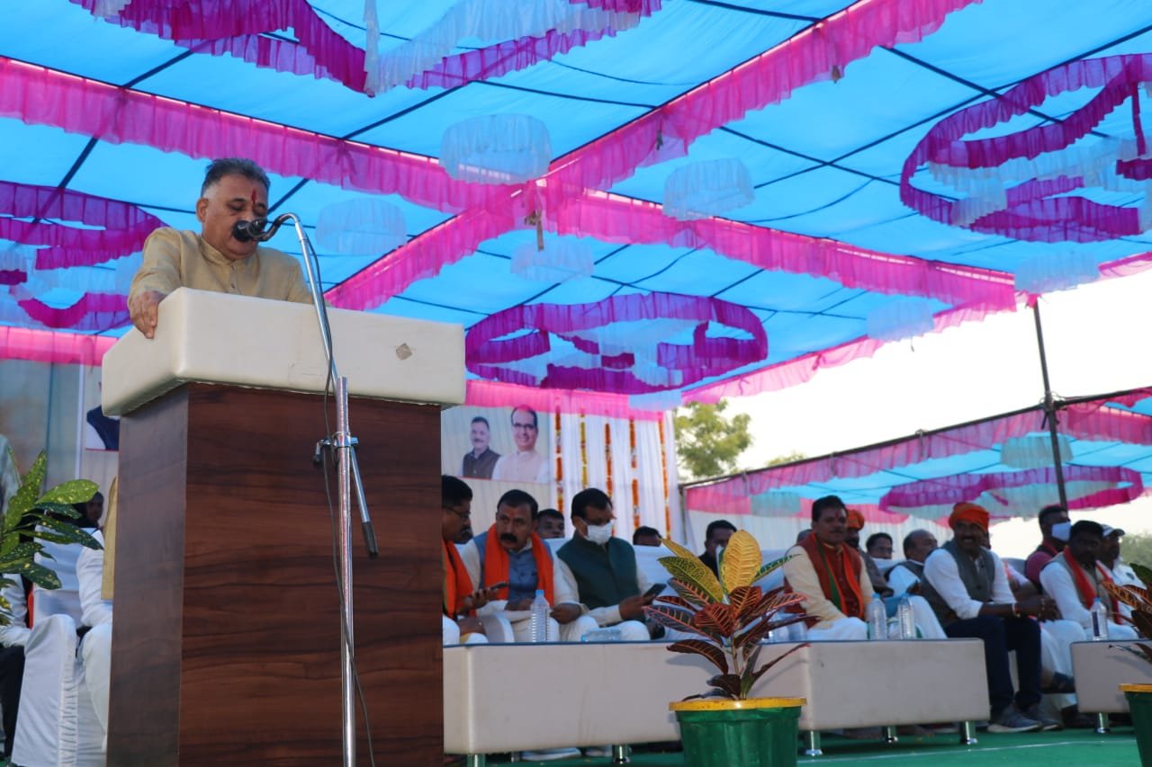 क्रांतिसूर्य जननायक टंटया भील गौरव यात्रा का झाबुआ में किया गया भव्य स्वागत, गौरवपूर्ण उपलब्धि पर हमें उनका गुणगान करना चाहिए: प्रभारी मंत्री इन्दरसिंह परमार | New India Times