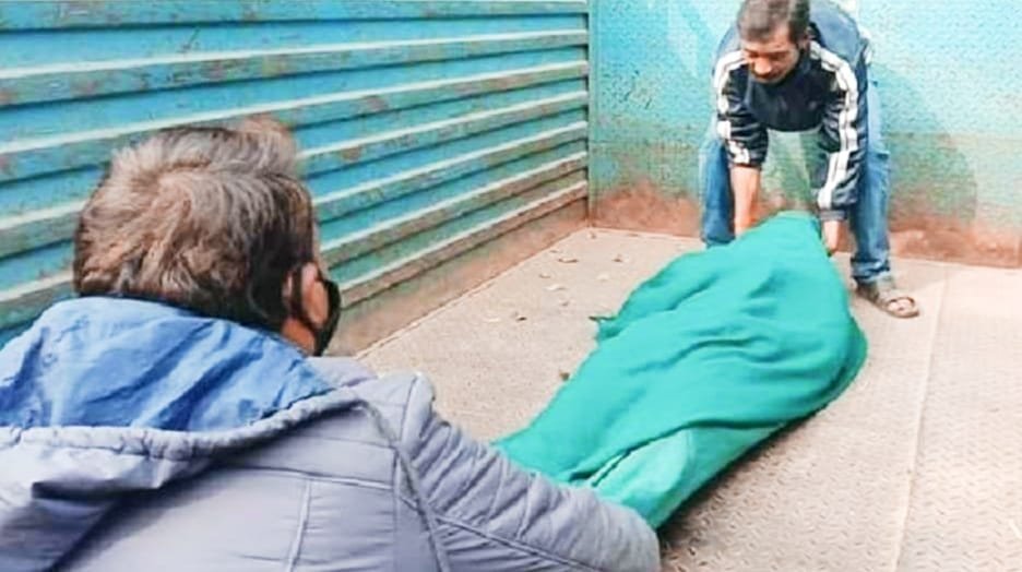 घर में घुसकर चाकुओं से गाेदकर की गई युवक की हत्या, ग्वालियर में एक हफ्ते के अंदर हुईं 6 हत्या की वारदातें 2 घर में घुसकर चाकुओं से गाेदकर की गई युवक की हत्या, ग्वालियर में एक हफ्ते के अंदर हुईं 6 हत्या की वारदातें | New India Times