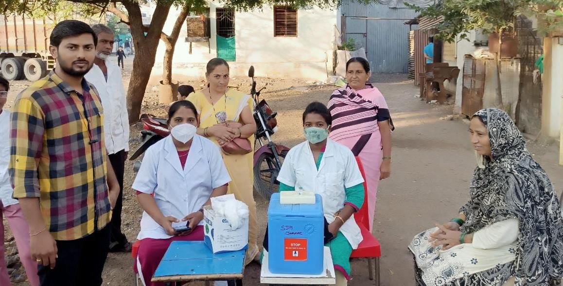 जामनेर तहसील क्षेत्र में 2 लाख नागरिकों का हुआ टीकाकरण, पहचान पत्र के अभाव वालों को भी मिलेगा वैक्सीन: डॉ सोनवणे | New India Times