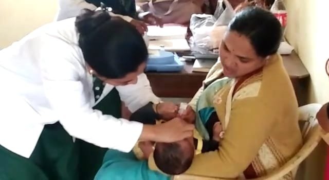 बच्चों को लगे स्वास्थ्य टीके एवं महिलाओं का हुआ स्वास्थ्य परीक्षण | New India Times