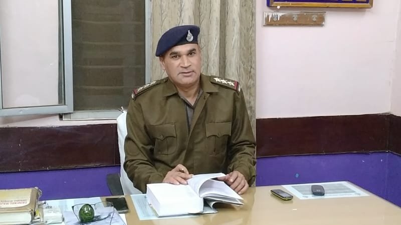 लापरवाही से वाहन चलाते हुए पिकअप चालक ने दुपहिया सवार को मारी टक्कर, घायल अवस्था में किया गया जिला चिकित्सालय रेफर | New India Times