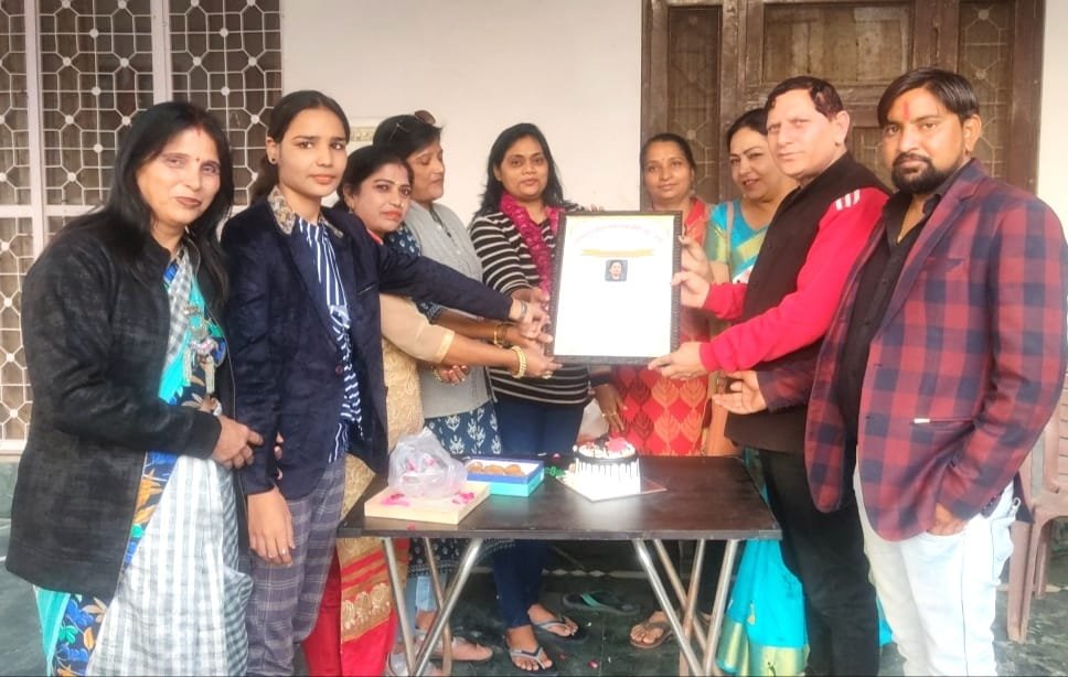 बाइक राइडर पूजा यादव को किया गया सम्मानित | New India Times