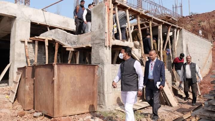 प्रभारी मंत्री श्री तुलसीराम सिलावट ने निर्माणाधीन खाद्य सुरक्षा विभाग की फूड एंड ड्रग टेस्टिंग लैब का किया निरीक्षण | New India Times