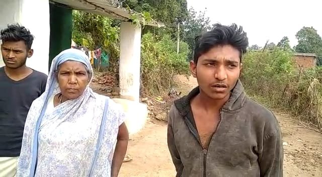 क्यों नहीं डाली जा रही 14-15 मकानों की नल पाइपलाइन | New India Times