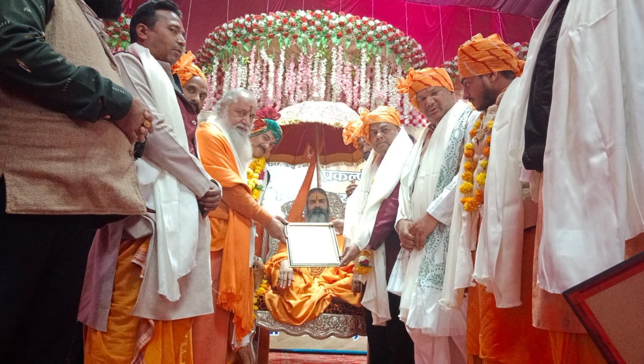 वरिष्ठ समाजसेवी डॉ संदीप सरावगी का जगतगुरु एवं धर्म आचार्य ने सम्मान करते हुए दिया आशिर्वाद | New India Times