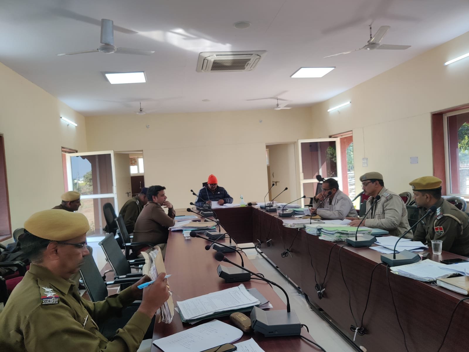 जिला पुलिस अधीक्षक ने क्राइम मीटिंग में की लंबित प्रकरणों की समीक्षा, लंबित प्रकरणों के शीघ्र निस्तारण के दिए निर्देश | New India Times