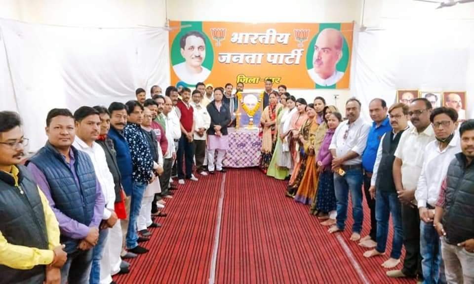 पूर्व प्रधानमंत्री अटलबिहारी बाजपेयी की जन्म जयंती "सुशासन दिवस" के अवसर पर भाजपा ने कार्यक्रम आयोजित कर किया याद | New India Times