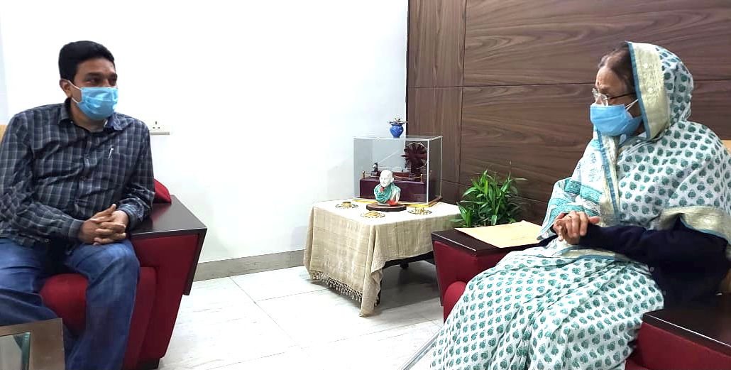 समाज के सभी वर्ग के विकास से ही देश मजबुत होगा: पूर्व राष्ट्रपति प्रतिभा पाटिल. डॉ आसिफ शेख ने पूर्व राष्ट्रपति प्रतिभा पाटिल से की मुलाक़ात | New India Times