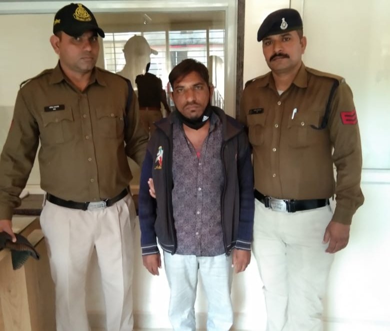 थाना कोतवाली पुलिस ने वर्ष 2018 के शिक्षक भर्ती घोटाले के एक और आरोपी शिक्षक को किया गिरफ्तार, इस प्रकरण में अब तक 10 आरोपियों की हो चुकी है गिरफ़्तारी | New India Times