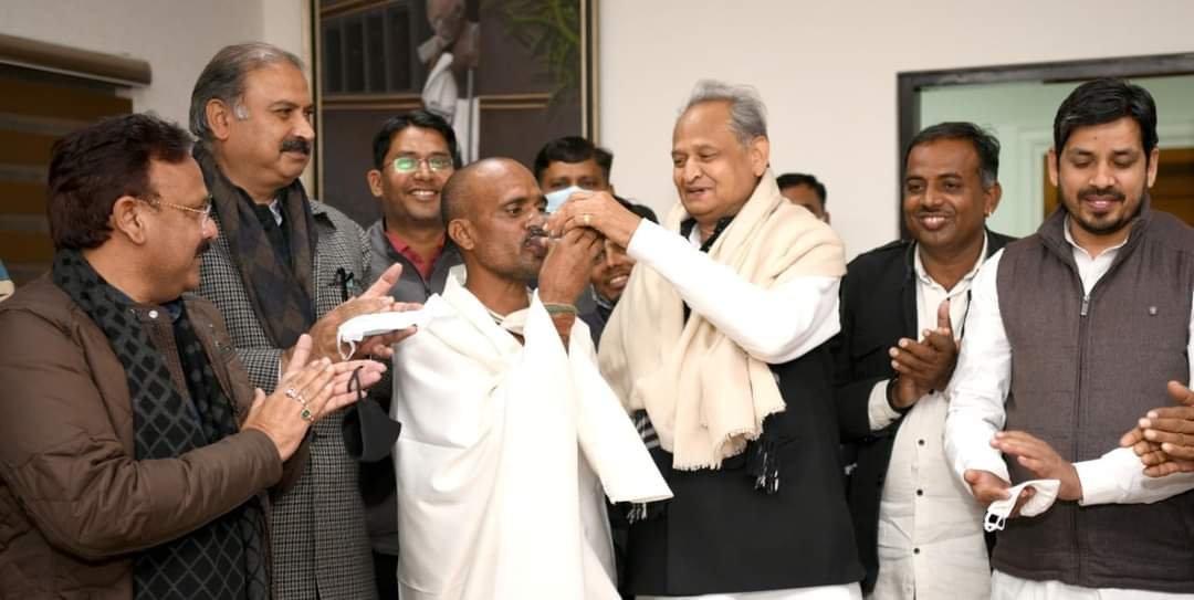 विधायक वाजिब अली की मध्यस्थता व भागदौड़ से मदरसा पैराटीचर्स का आंदोलन समाप्त | New India Times