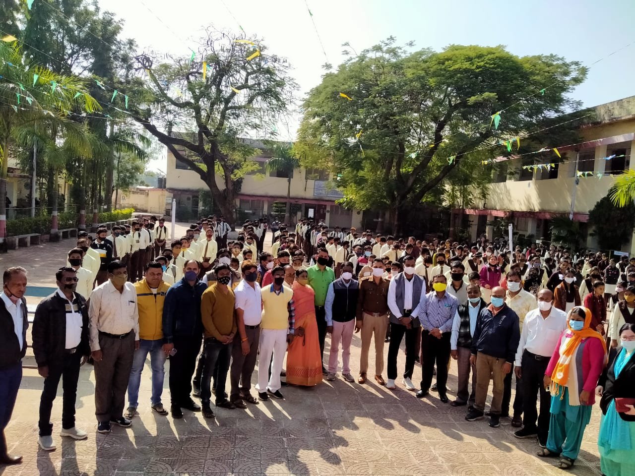 बालक बालिकाओं को वैक्सीन लगाने के लिए प्रशासन ने किया प्रेरित, बालक बालिकाओं ने लगवाई वैक्सीन | New India Times