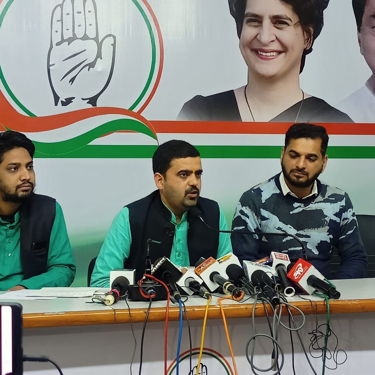 मध्यप्रदेश का बेरोज़गार युवा दर-दर की ठोकरें खाने पर है मजबूर: विवेक त्रिपाठी | New India Times