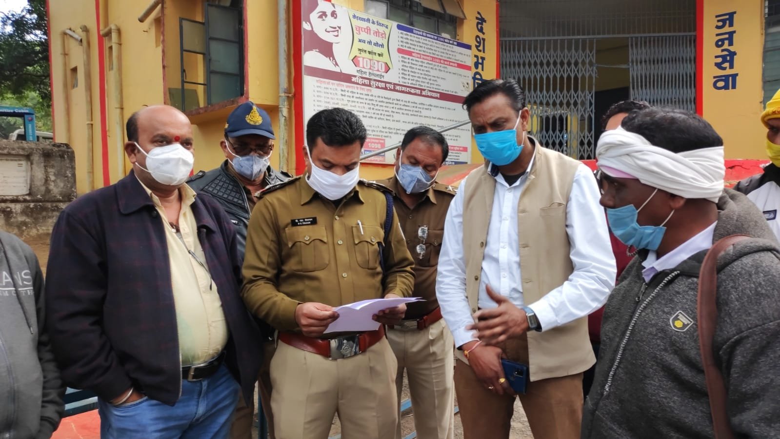 धर्मांतरण के खिलाफ भाजपा विधानसभा प्रभारी आशीष ठाकुर के नेतृत्व में थाने में की गई कार्रवाई की मांग, सैकड़ों की संख्या में आदिवासी मवासी समाज के लोग भी पहुंचे | New India Times